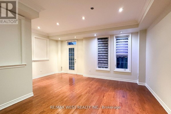 Dining room - 160 Bob Yuill Drive, Toronto, ON M9M0B1 Photo 4