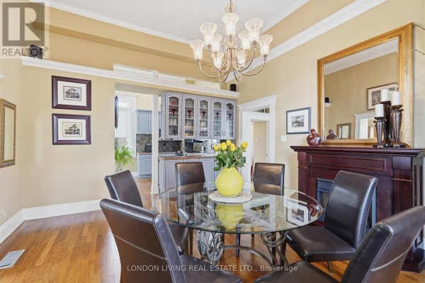 Living room - 160 Bruce Street, London South, ON N6C1H1 Photo 5
