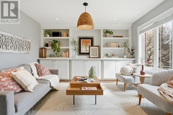 Family room - 160 Festival Way, Hamilton, ON L0R1C0 Photo 5