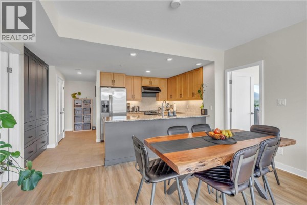 Living room - 160 Lakeshore Drive Unit# 1006, Penticton, BC V2A9C2 Photo 3