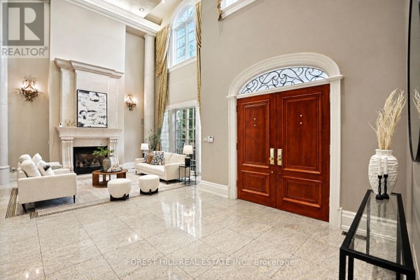 Mud room - 160 Renaissance Court, Vaughan, ON L4J7W4 Photo 4