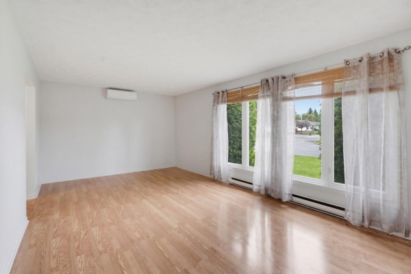 Dining room - 160 Rue Ménard, Gatineau, QC J8L3B8 Photo 4