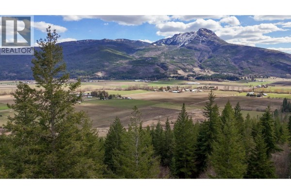 1600 60 Street Sw, Salmon Arm
