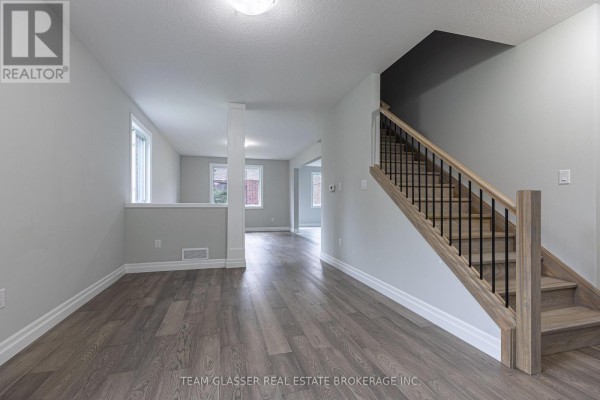 1600 Chickadee Trail, London South, ON, photo 3