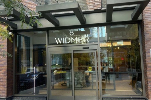 Kitchen - 1601 - 8 Widmer Street, Toronto, ON M5V0W6 Photo 3