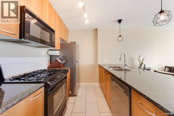 1601 7108 Collier Street, Burnaby, BC V5E0A1 Photo 3