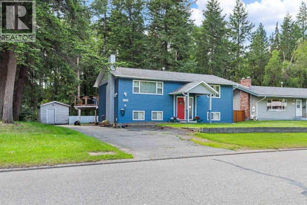 Living room - 1601 Pearson Avenue, Prince George, BC V2L4K7 Photo 2