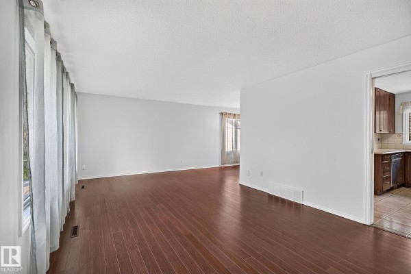 Kitchen - 16016 78a Av Nw, Edmonton, AB T5R3G3 Photo 3