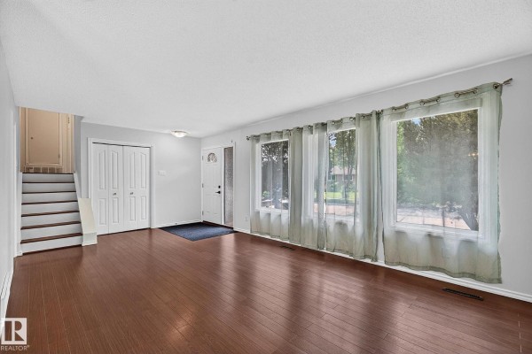 Primary Bedroom - 16016 78a Av Nw, Edmonton, AB T5R3G3 Photo 4