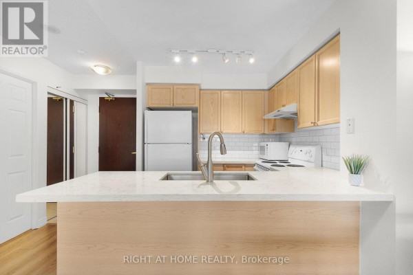 Dining room - 1602 - 18 Parkview Avenue, Toronto, ON M2N7H7 Photo 3