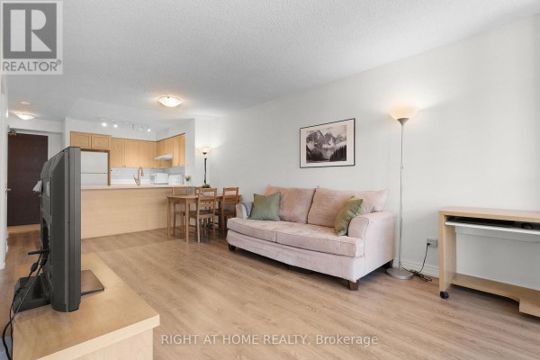 Kitchen - 1602 - 18 Parkview Avenue, Toronto, ON M2N7H7 Photo 4