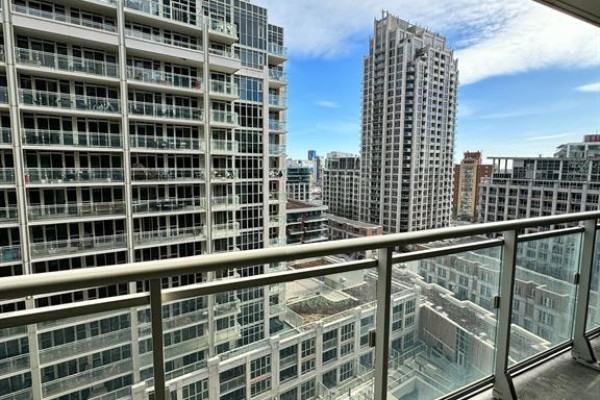 1602 - 35 Bastion Street, Toronto, ON M5V0C2 Photo 5
