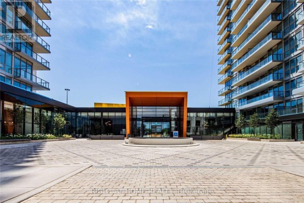 1602 - 95 Mcmahon Drive, Toronto, ON, photo 2