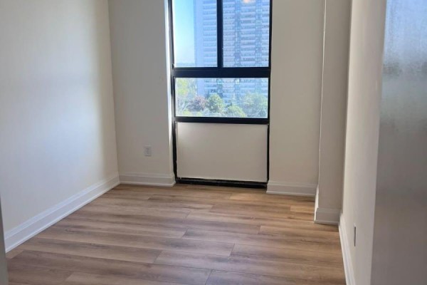 1602 - Room - 350 Seneca Hill Drive, Toronto, ON M2J4S7 Photo 4