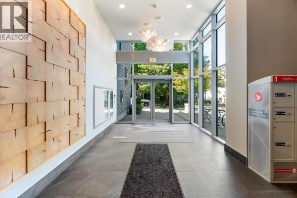 1602 150 W 15th Street, North Vancouver, BC V7M0C4 Photo 4