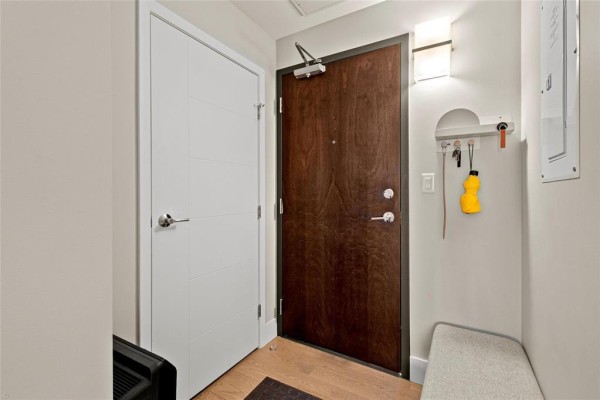 Eat in kitchen - 1602 390 Assiniboine Avenue, Winnipeg, MB R3C0V2 Photo 2