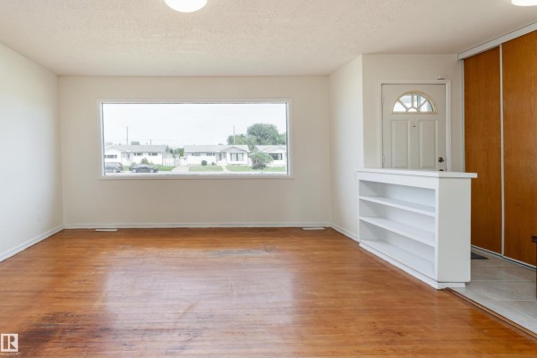 Den - 16029 95 Av Nw, Edmonton, AB T5P0A8 Photo 5