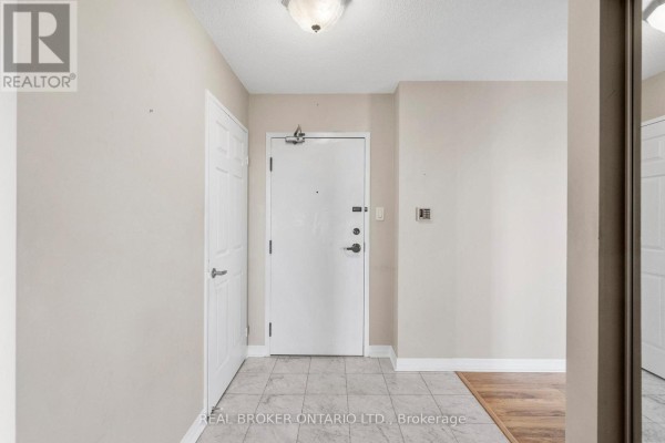 Primary Bedroom - 1603 - 30 Malta Avenue, Brampton, ON L6Y4S5 Photo 5