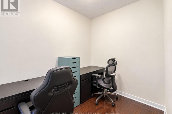 Den - 1603 - 770 Bay Street, Toronto, ON M5G1N6 Photo 5