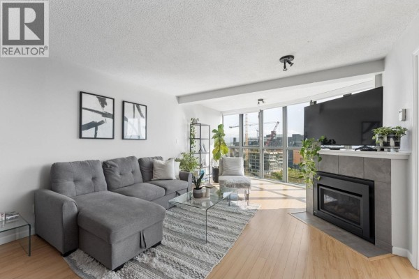 1603 1128 Quebec Street, Vancouver, BC V6A4E1 Photo 2