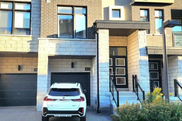 1604 Moonbeam Glen, Pickering