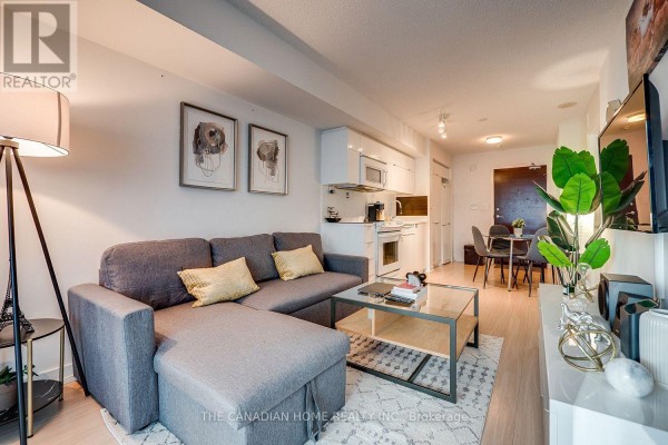 1605 - 21 Iceboat Terrace, Toronto, ON, photo 3