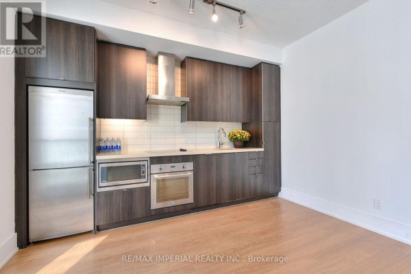 1605 - 300 Front Street W, Toronto, ON M5V0E9 Photo 3