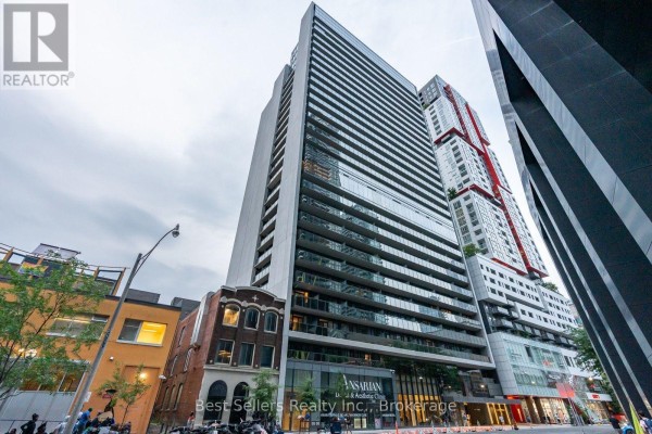 1605 - 330 Richmond Street W, Toronto