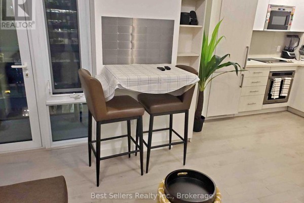 Dining room - 1605 - 330 Richmond Street W, Toronto, ON M5V0M4 Photo 3