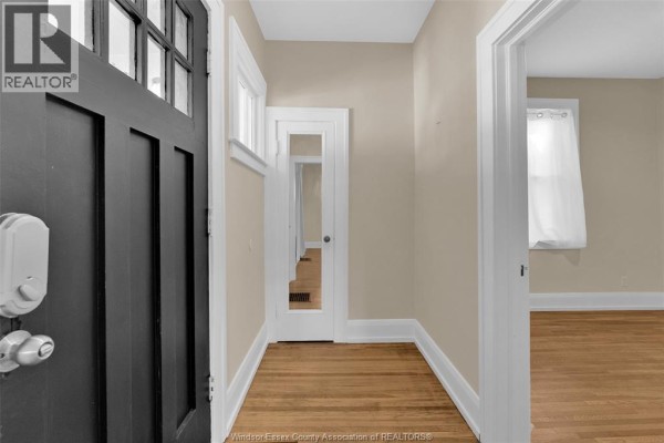 2pc Bathroom - 1605 Dougall Avenue, Windsor, ON N8X1S4 Photo 2