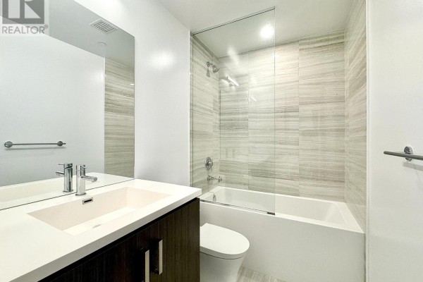 Kitchen - 1606 - 10 Honeycrisp Crescent, Vaughan, ON L4K0M7 Photo 3
