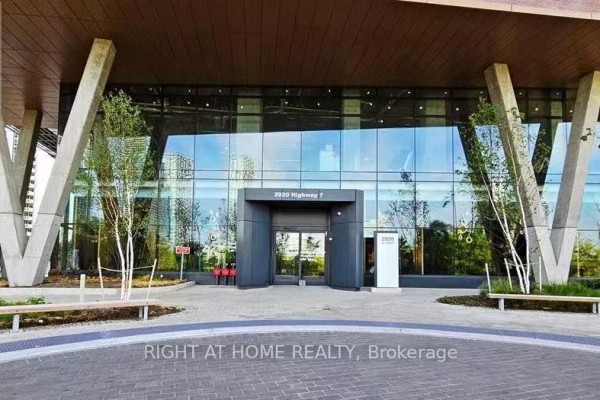 Living room - 1606 - 2920 Highway 7, Vaughan, ON L4K0P4 Photo 3