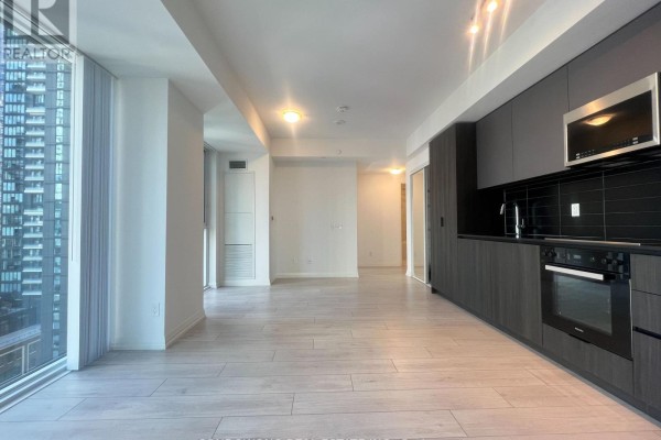 Kitchen - 1606 - 400 King Street W, Toronto, ON M5V0X8 Photo 3