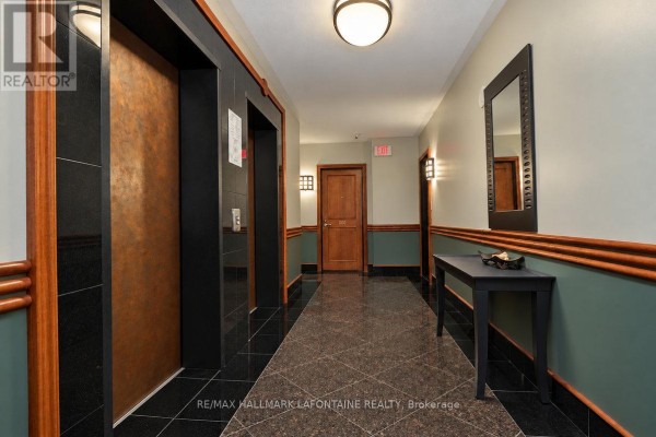 Kitchen - 1606 - 570 Laurier Avenue W, Ottawa, ON K1R1C8 Photo 4