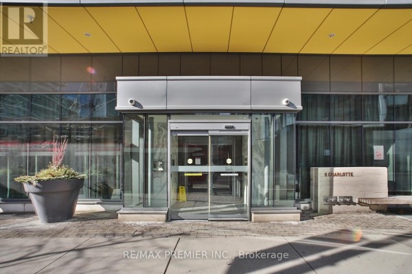 1606 - 8 Charlotte Street, Toronto, ON M5V0K4 Photo 3