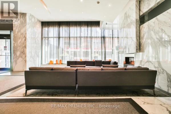 1606 - 8 Charlotte Street, Toronto, ON M5V0K4 Photo 5