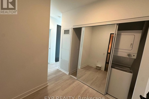 1607 - 2782 Barton Street E, Hamilton, ON L8E2J8 Photo 5