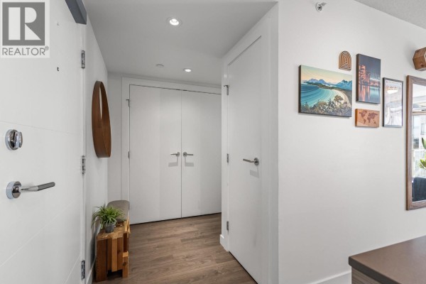 1607 908 Quayside Drive, New Westminster, BC V3M0L4 Photo 4