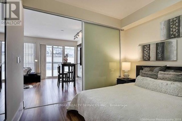 1608 - 300 Front Street W, Toronto, ON M5V0E9 Photo 3