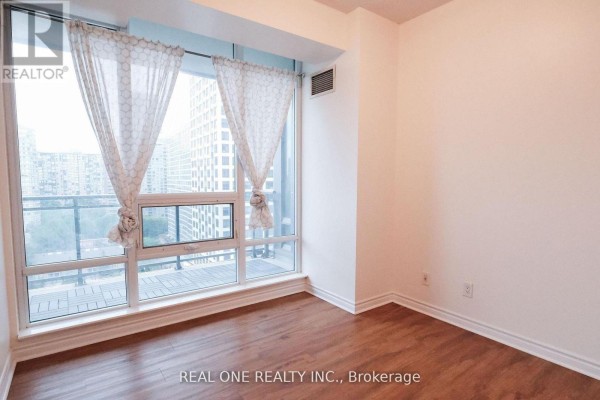 Living room - 1608 - 3525 Kariya Drive, Mississauga, ON L5B0C2 Photo 4