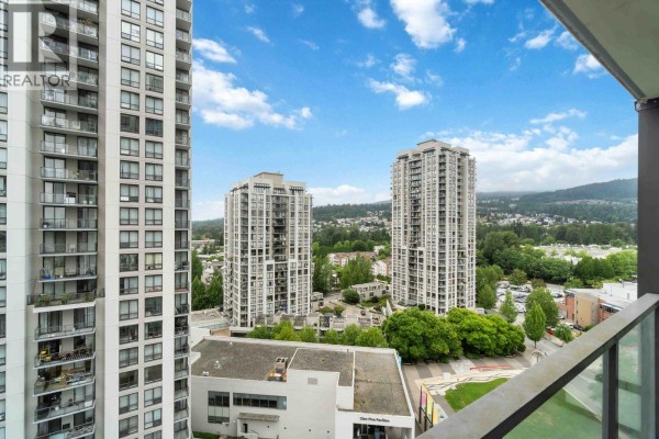 1608 3007 Glen Drive, Coquitlam, BC V3B0L8 Photo 3