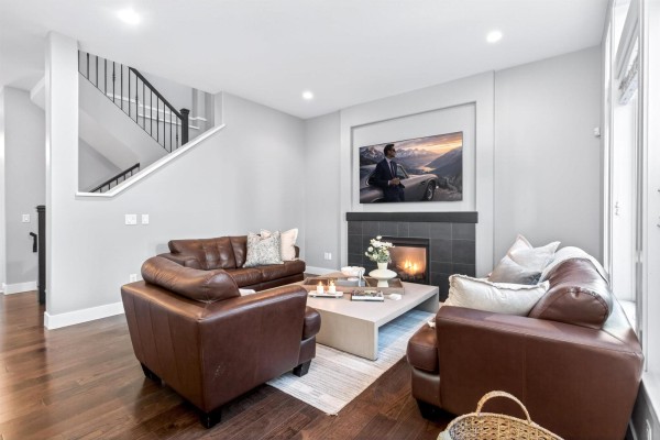 16088 28b Avenue, Surrey, BC V3Z3Y6 Photo 3