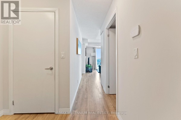 Kitchen - 1609 - 2150 Lawrence Avenue E, Toronto, ON M1R3A7 Photo 2