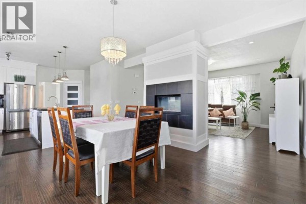 Living room - 161 Rainbow Falls Glen, Chestermere, AB T1X0S5 Photo 5