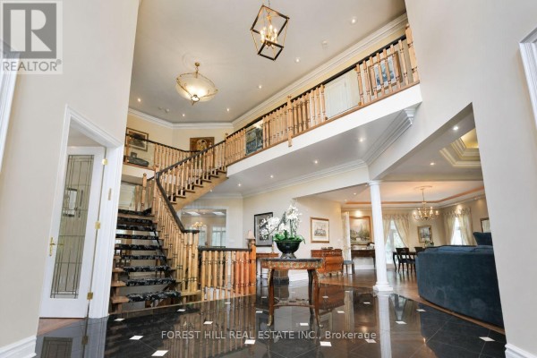 Family room - 161 Renaissance Court, Vaughan, ON L4J7W4 Photo 4