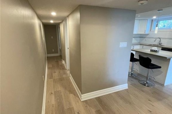 161 Sixth Avenue Unit# Basement, Kitchener, ON N2C1R2 Photo 5