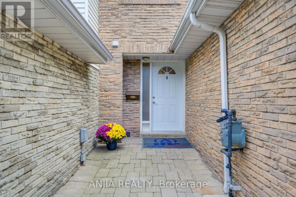 161 Tamarack Drive, Markham, ON L3T4X3 Photo 2