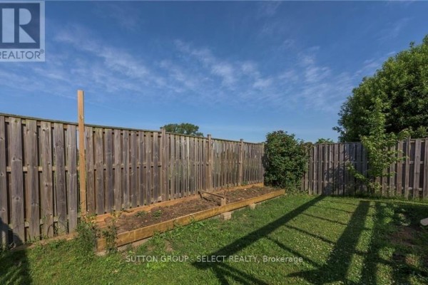 Primary Bedroom - 1610 Benjamin Drive, London East, ON N5V5K1 Photo 3