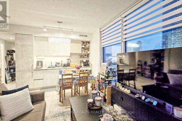 Primary Bedroom - 1611 - 1000 Portage Parkway, Vaughan, ON L4K0L1 Photo 4