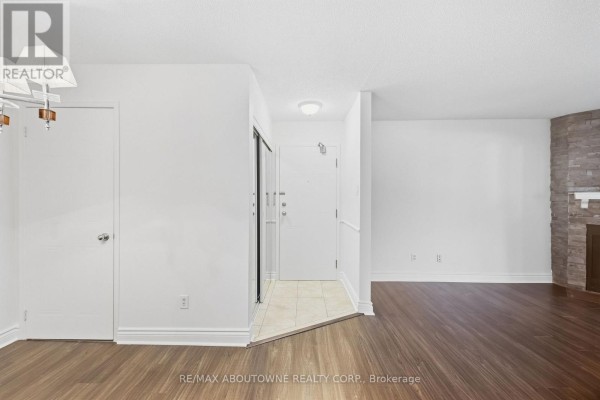 Primary Bedroom - 1611 - 1480 Pilgrims Way, Oakville, ON L6M3G7 Photo 4